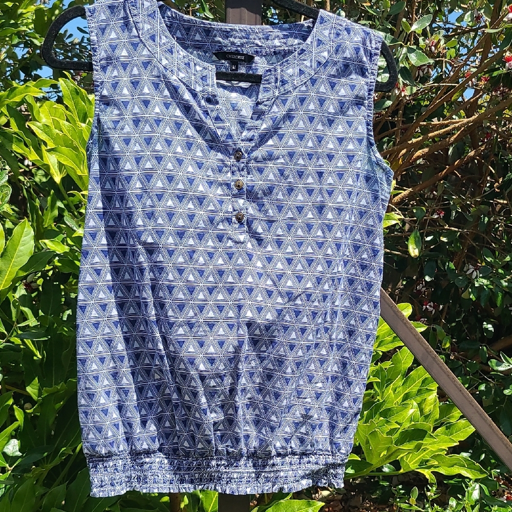 Cherokee Blue and White Geometric Pattern Top With Elastic Bottom Size Medium